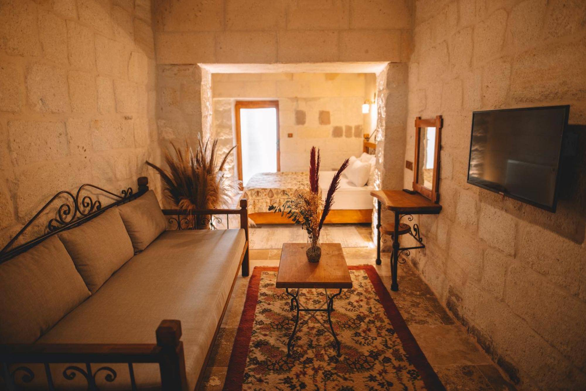 Bed and Breakfast Cavusin Cave House-Cappadocia Göreme Exterior foto